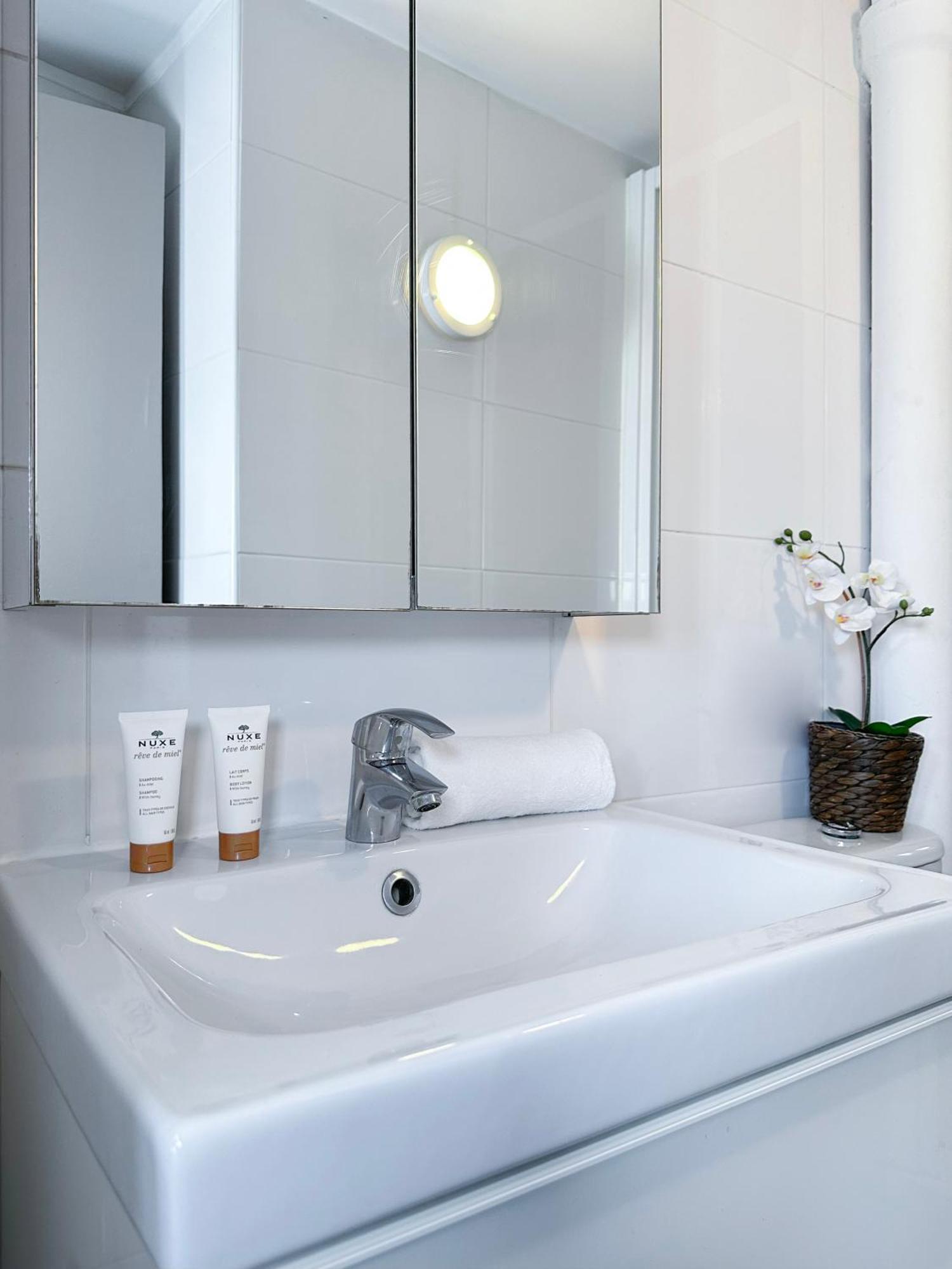 דירות פריז Chic Flat In Pantheon & Luxembourg Garden מראה חיצוני תמונה